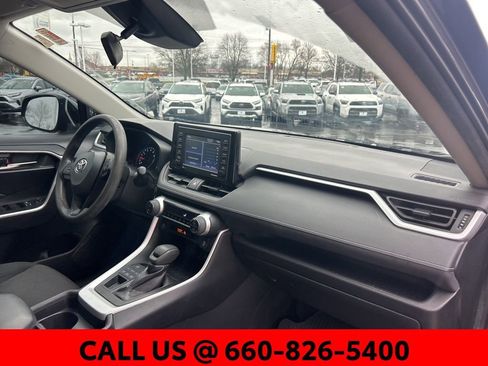 Used 2021 Toyota RAV4 XLE image 6