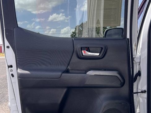 Used 2019 Toyota Tacoma TRD Sport RWD image 14