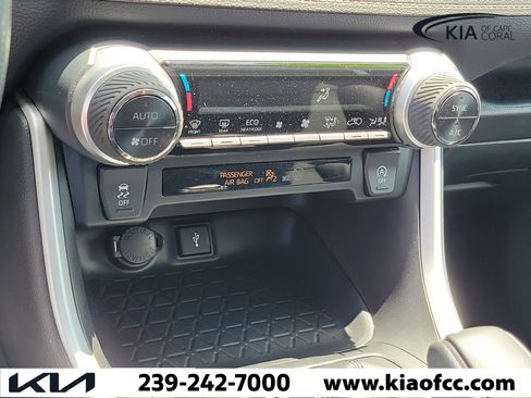 Used 2021 Toyota RAV4 XLE w/ Convenience Package FWD image 32