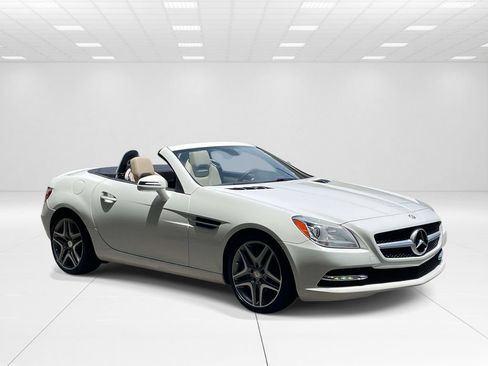 Used 2015 Mercedes-Benz SLK 250 image 1