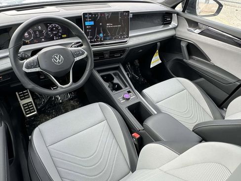 New 2026 Volkswagen Tiguan SE R-Line AWD/4WD image 10