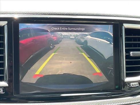 Used 2021 Chrysler Pacifica Touring-L FWD image 24