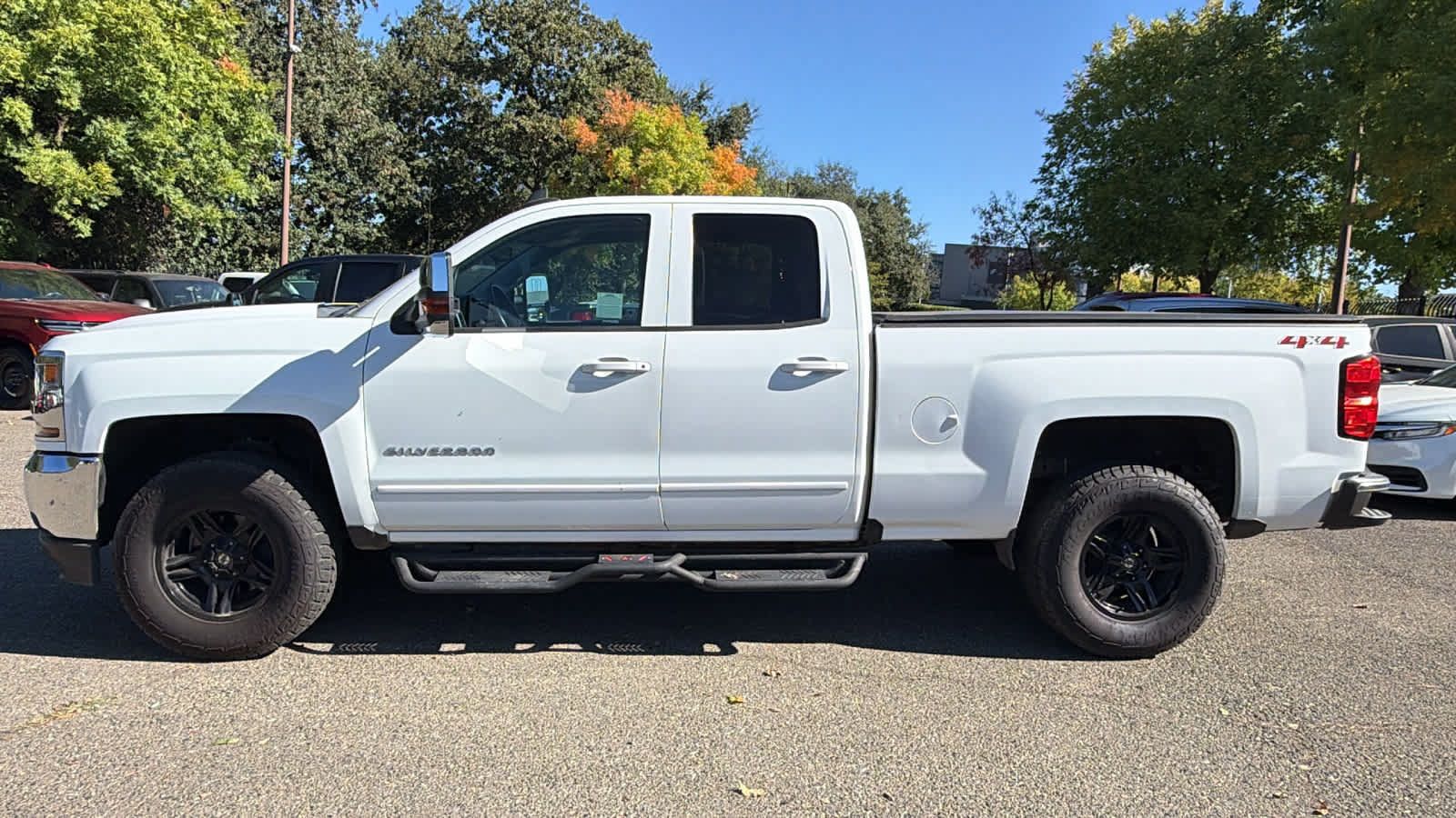 Used 2018 Chevrolet Silverado 1500 LT w/ Trailering Package AWD/4WD image 8