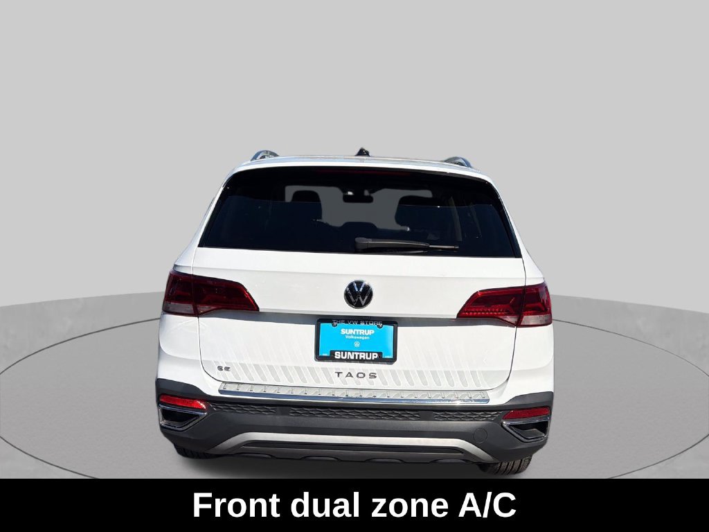 Used 2024 Volkswagen Taos SE w/ Panoramic Sunroof Package FWD image 10