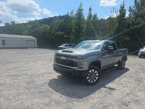 Used 2026 Chevrolet Silverado 2500 Custom w/ Custom Value Package AWD/4WD image 3