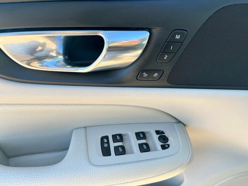 Used 2020 Volvo S60 T5 Momentum w/ Protection Package image 13