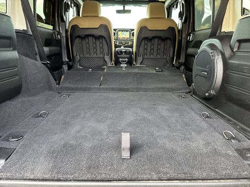 Used 2019 Jeep Wrangler Unlimited Rubicon image 34