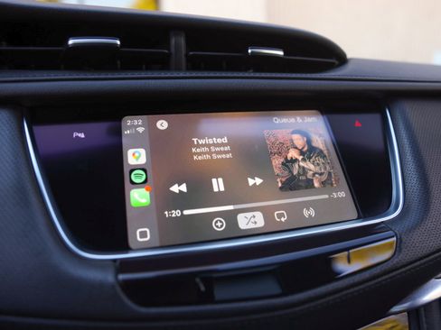 Used 2018 Cadillac XT5 Luxury w/ LPO, Black Ice Package image 28