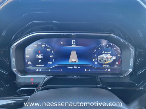 Used 2024 Chevrolet Silverado 2500 LT image 20