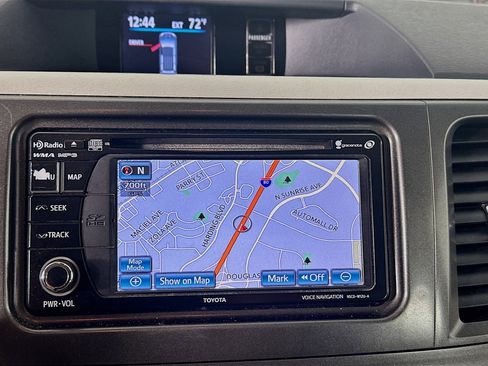 Used 2013 Toyota Sienna SE FWD image 21