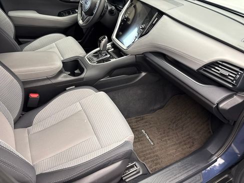 Used 2025 Subaru Outback Premium AWD/4WD image 26