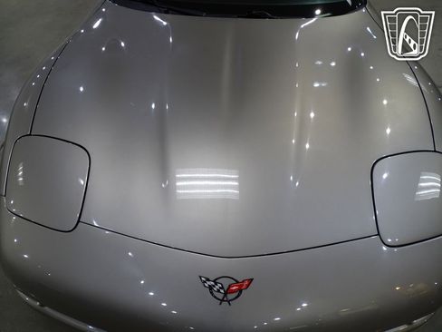 Used 1998 Chevrolet Corvette Coupe w/ Roof Pkg image 27