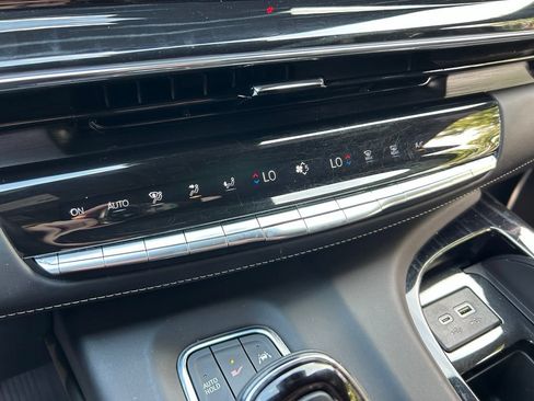Used 2024 Cadillac Escalade ESV V w/ LPO, Floor Liner Package AWD/4WD image 35