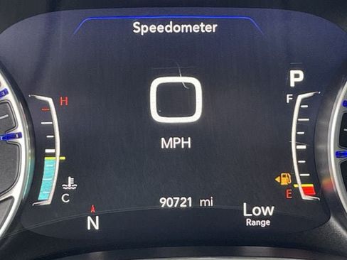 Used 2023 Chrysler Pacifica Touring-L FWD image 14