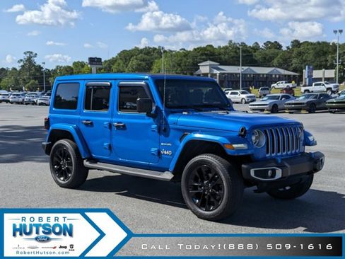 Used 2022 Jeep Wrangler Unlimited Sahara image 4