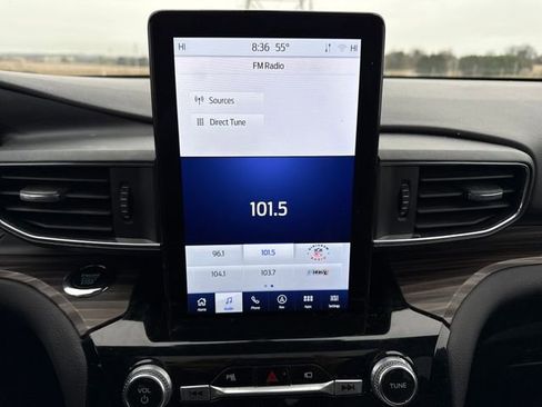 Used 2023 Ford Explorer Limited w/ Limited Technology Package image 31