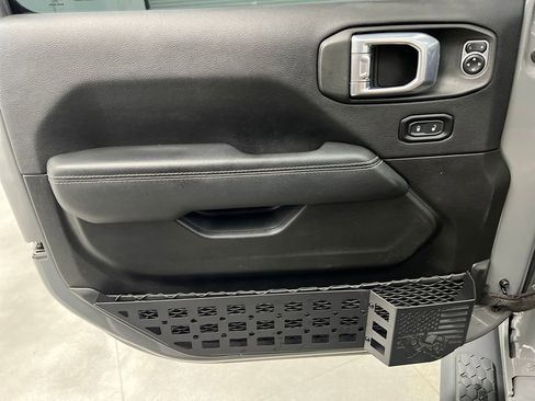 Used 2022 Jeep Wrangler Unlimited Sahara w/ Cold Weather Group image 12