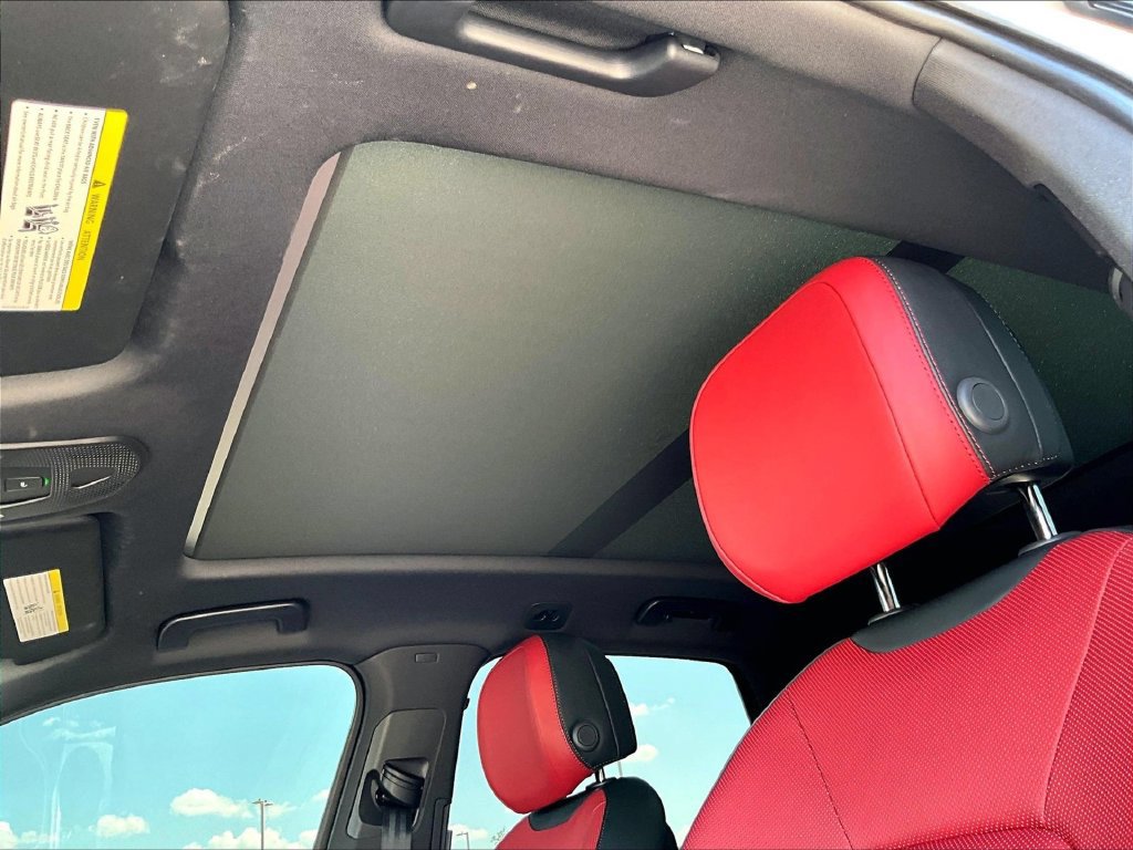 Certified 2026 Porsche Cayenne AWD/4WD image 18