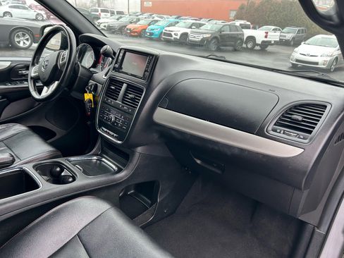 Used 2019 Dodge Grand Caravan GT image 13