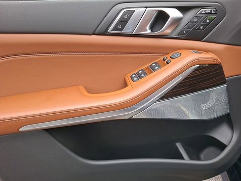 Used 2026 BMW X7 M60i w/ Executive Package image 10