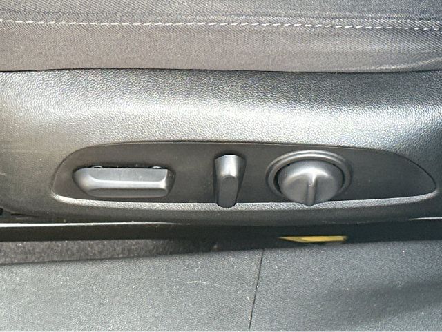 Used 2021 Chevrolet Malibu LT FWD image 30