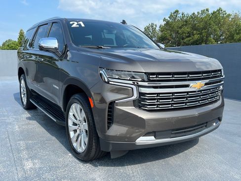 Used 2021 Chevrolet Tahoe Premier w/ Premium Package RWD image 7