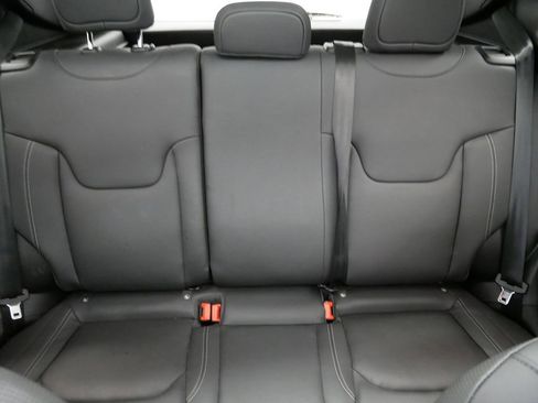 Used 2023 Jeep Renegade Limited w/ Sun/Sound Group image 18