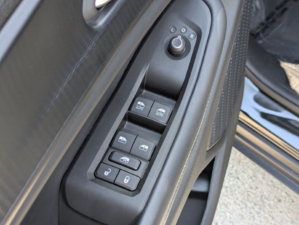 Used 2023 Jeep Grand Cherokee Altitude RWD image 13