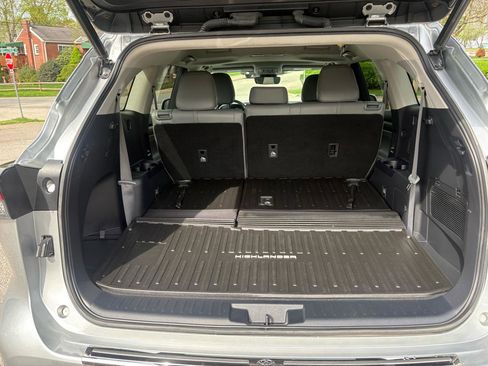 Used 2022 Toyota Highlander XLE image 23