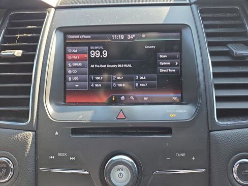 Used 2013 Ford Taurus SEL image 18