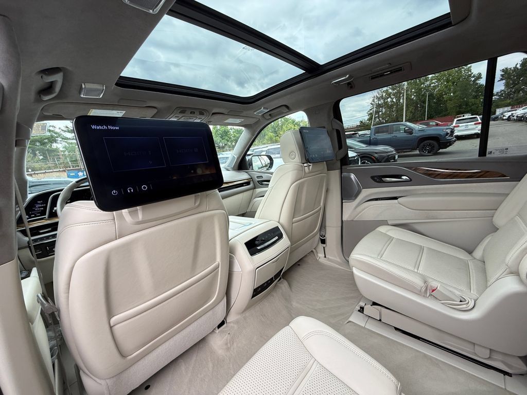 Used 2022 Cadillac Escalade ESV Sport Platinum AWD/4WD image 27