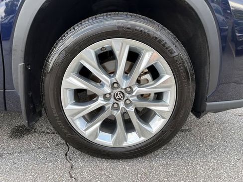 Used 2022 Toyota Highlander Limited AWD/4WD image 12