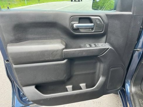 Used 2022 Chevrolet Silverado 1500 Custom AWD/4WD image 17