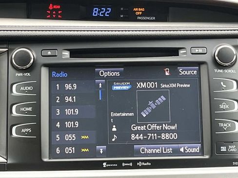 Used 2019 Toyota Highlander XLE w/ Carpet Mat Package (TMS) image 15