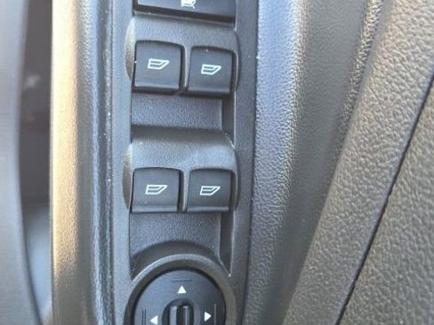 Used 2018 Ford Escape SE image 23