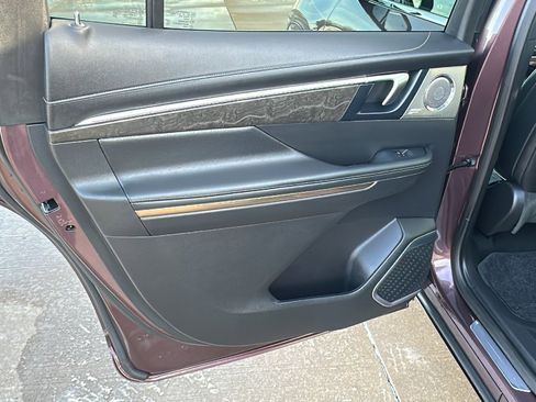 Used 2025 Buick Enclave Avenir w/ Trailering Package, 5000 lbs. image 23