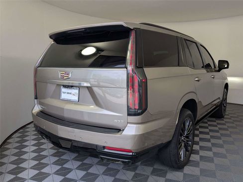Used 2025 Cadillac Escalade Sport Platinum w/ LPO, Floor Liner Package AWD/4WD image 5