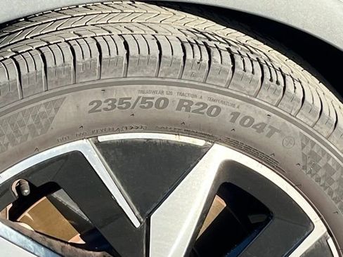 Used 2023 Volkswagen ID.4 Pro S RWD image 8