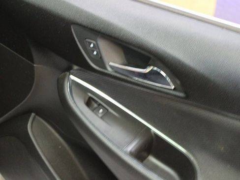 Used 2018 Chevrolet Cruze LT image 9