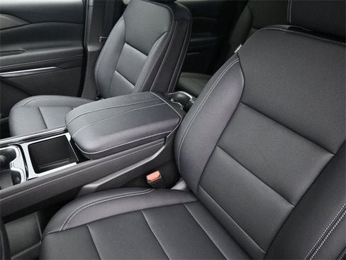 New 2026 Chevrolet Traverse LT image 17