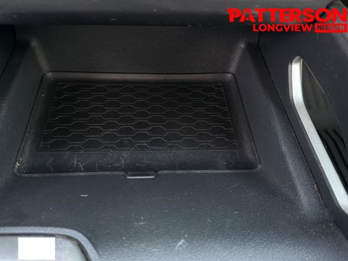 Used 2023 Nissan Frontier SV w/ SV Convenience Package RWD image 11