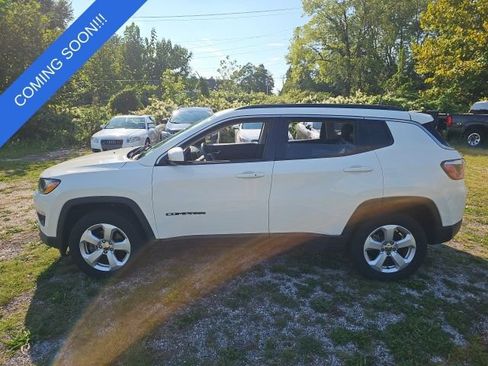 Used 2017 Jeep Compass Latitude w/ Popular Equipment Group AWD/4WD image 7