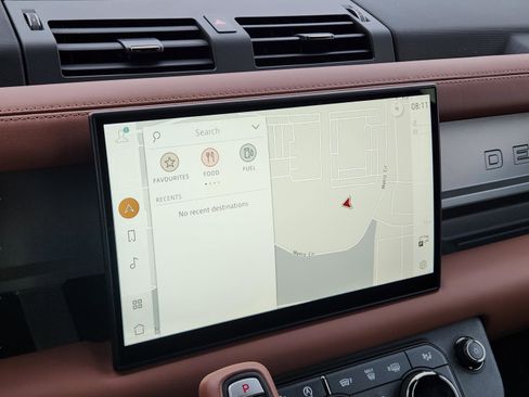 Used 2025 Land Rover Defender 110 image 12