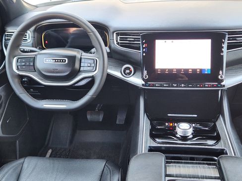 Used 2024 Jeep Wagoneer Series II image 30