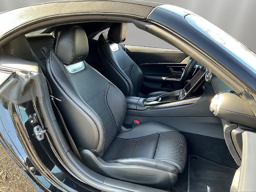 Certified 2022 Mercedes-Benz SL 63 AMG 4MATIC w/ Driver Assistance Package image 29