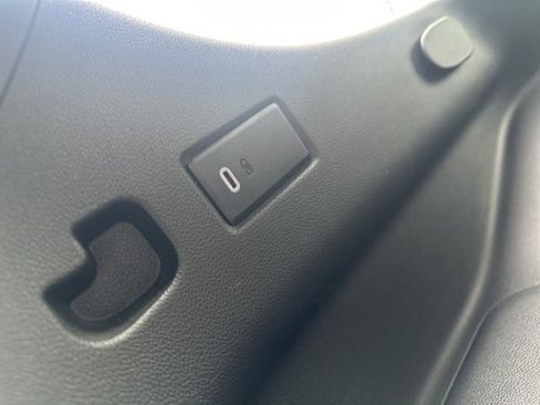 Used 2022 Chevrolet Tahoe RST w/ Luxury Package image 33