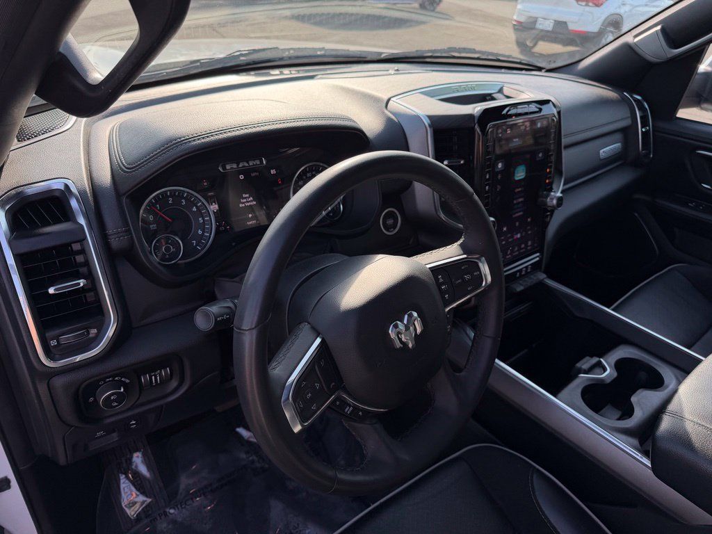 Used 2025 RAM 1500 Laramie AWD/4WD image 19