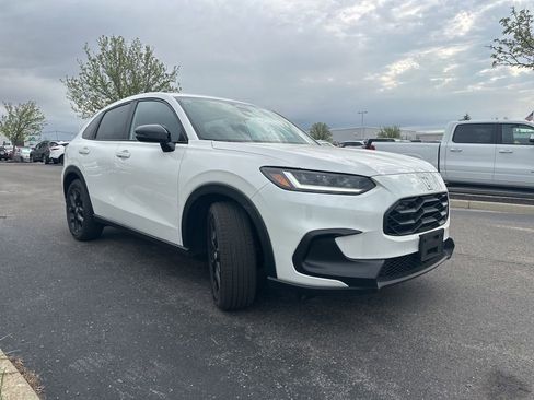 Used 2025 Honda HR-V Sport image 13