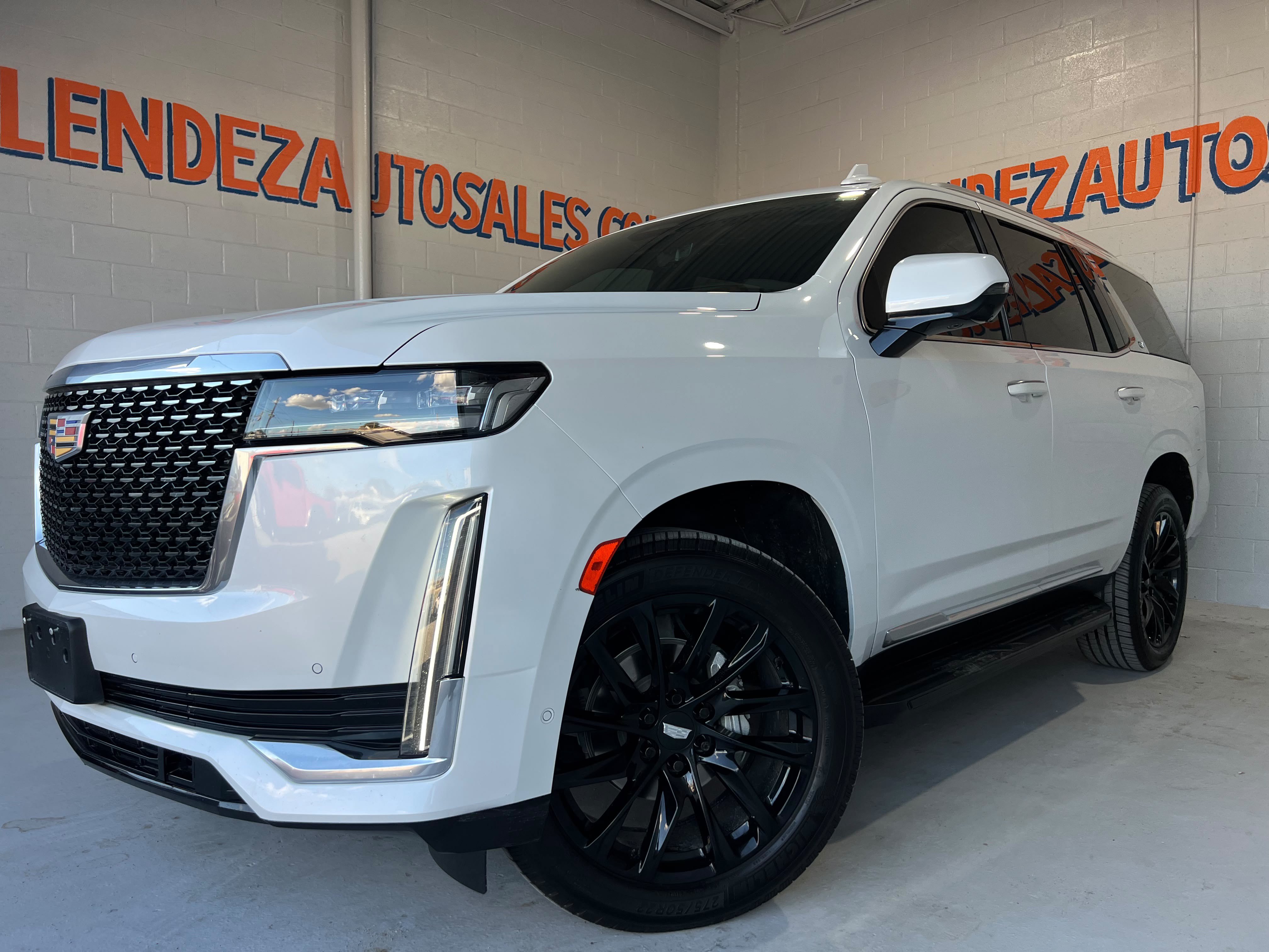 Used 2022 Cadillac Escalade Premium Luxury AWD/4WD image 1