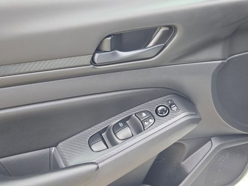 Certified 2025 Nissan Altima 2.5 S image 12